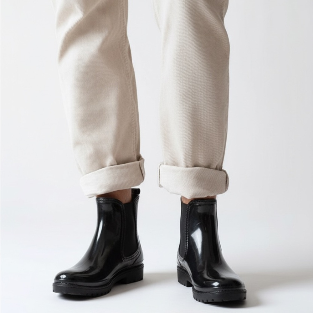 Never worn Matt & Nat Laney Boots